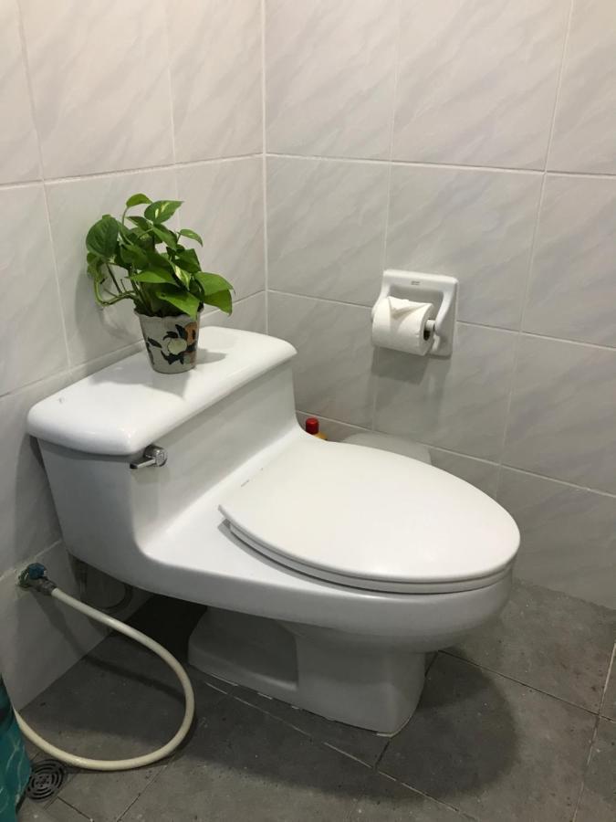 Omni Tower Cozy Apartment Near Nana Bts Банкок Екстериор снимка